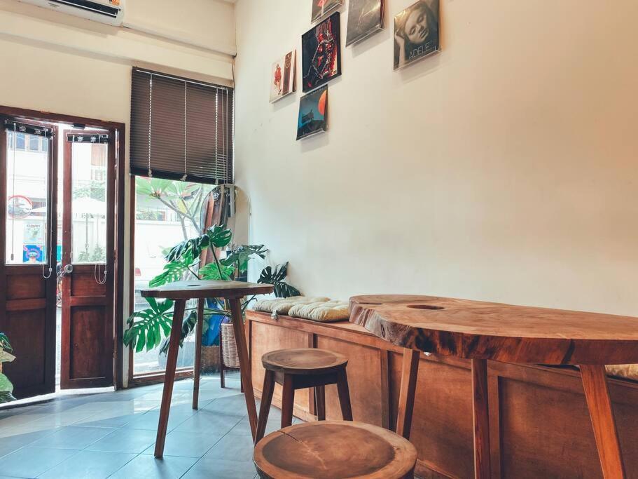 Sathiti Cafe & Bed Leilighet Vientiane Eksteriør bilde