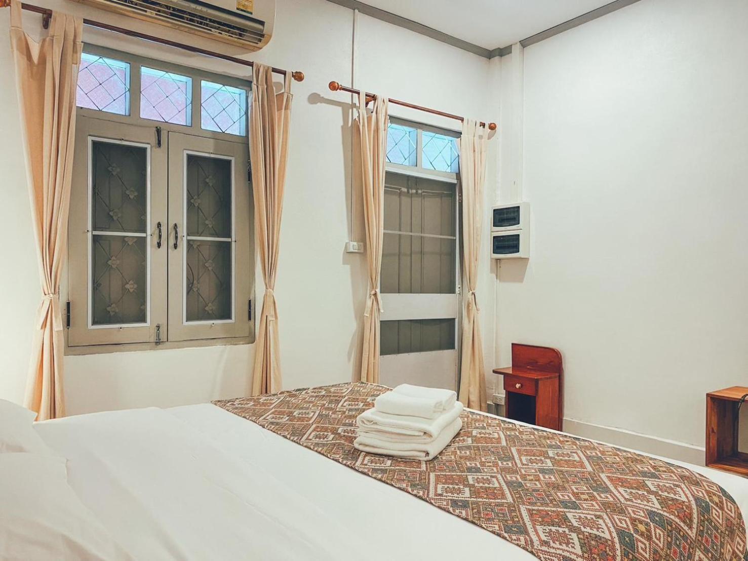 Sathiti Cafe & Bed Leilighet Vientiane Eksteriør bilde