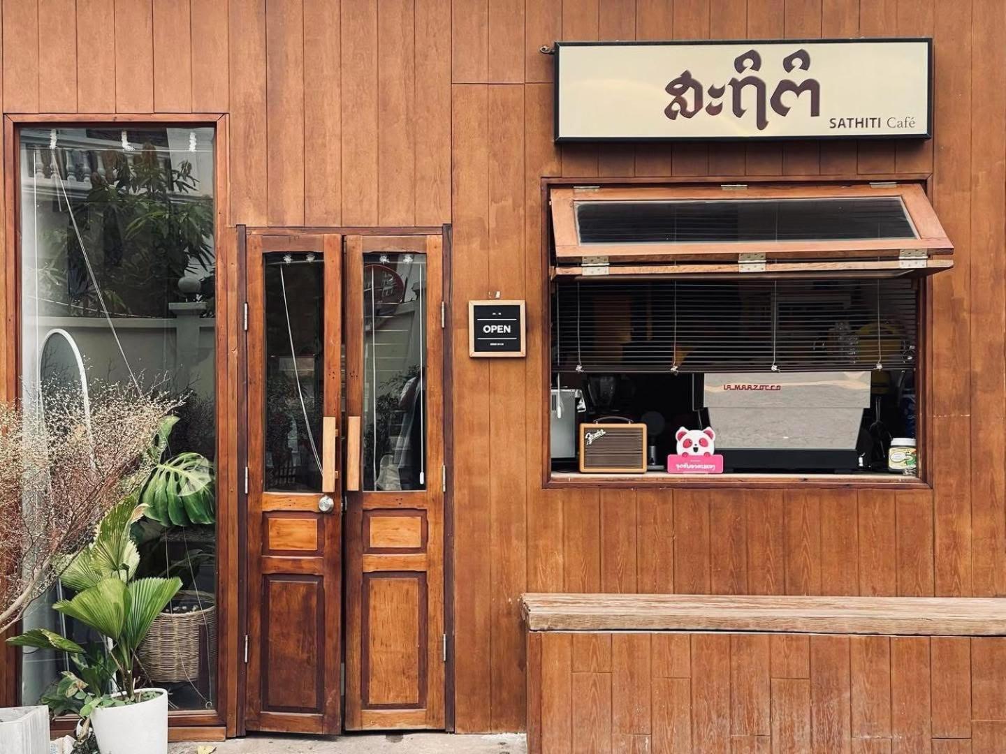 Sathiti Cafe & Bed Leilighet Vientiane Eksteriør bilde